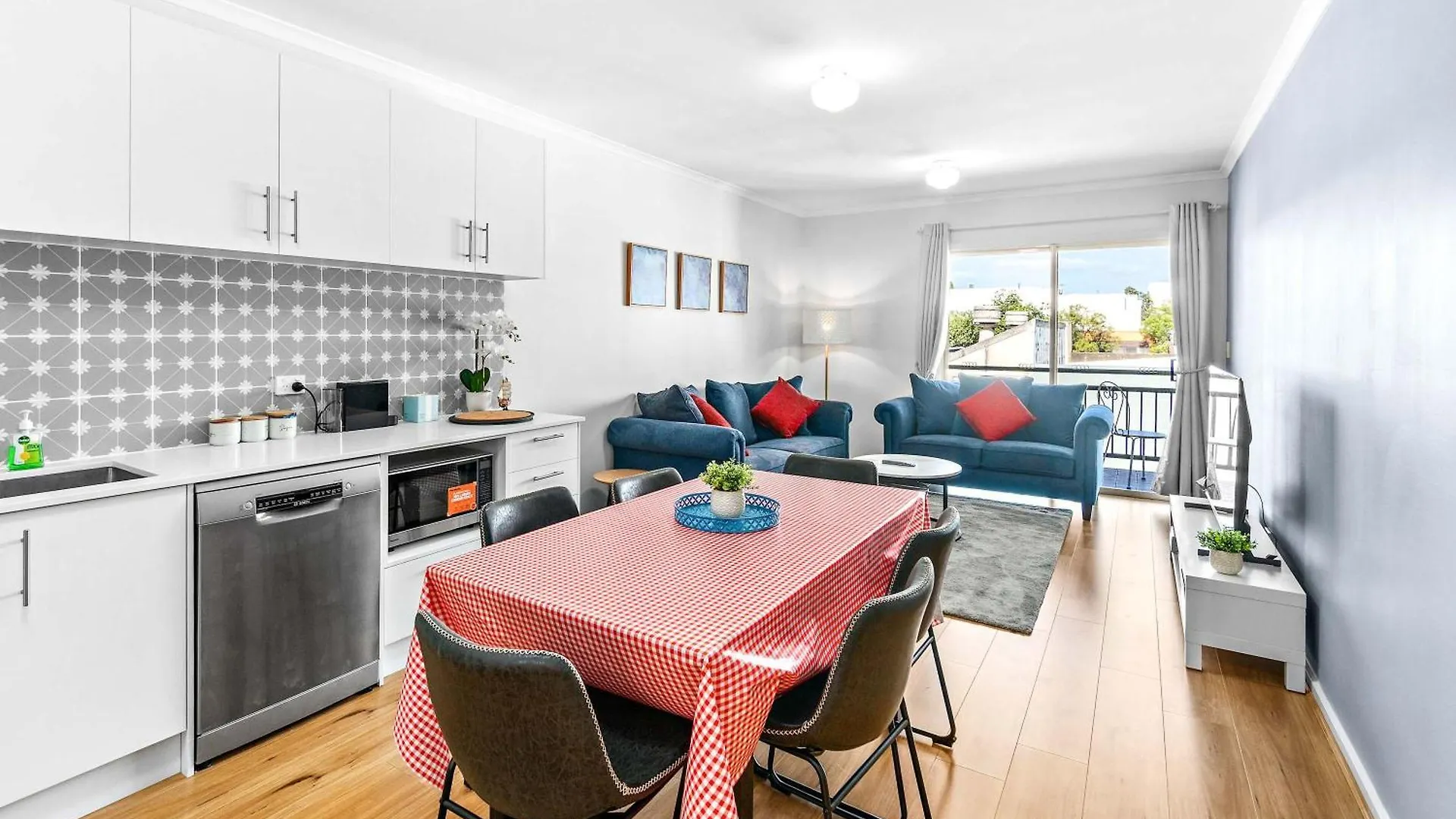 Urban Luxe Retreat Spacious 3Br Haven In Adelaide Cbd 0*,  Avustralya