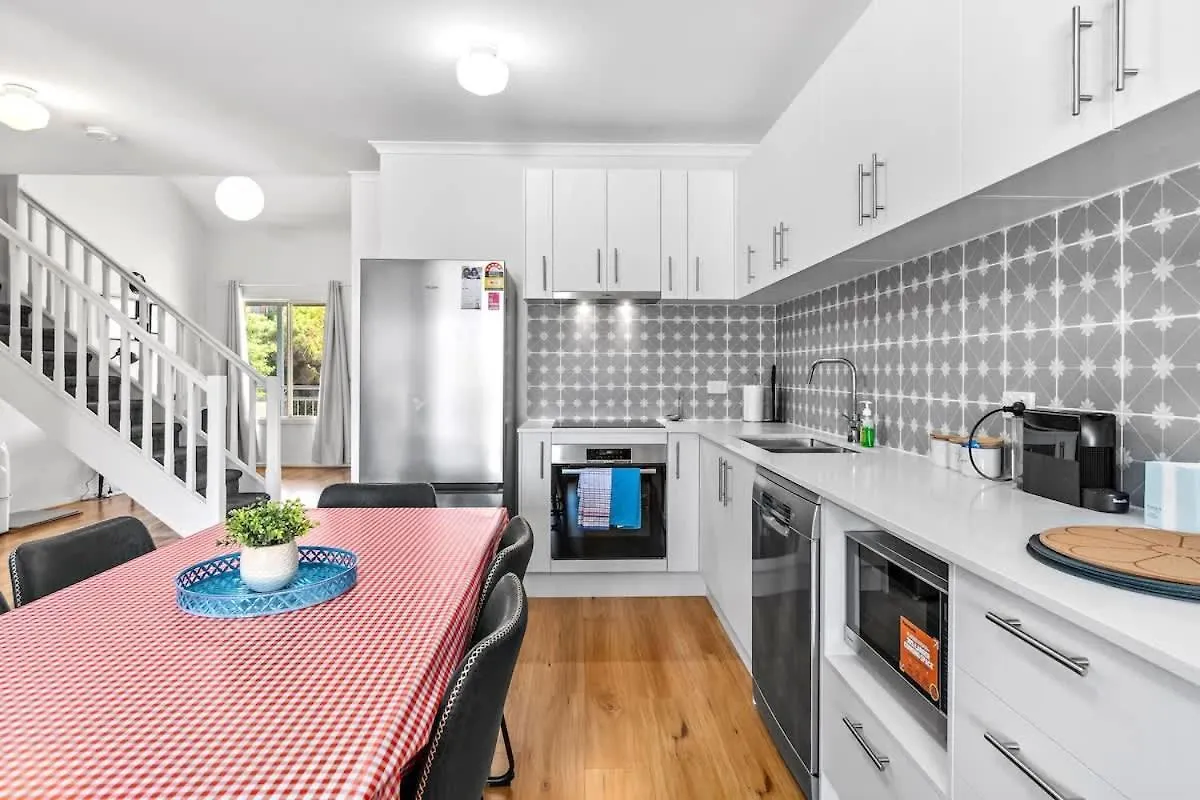 Urban Luxe Retreat Spacious 3Br Haven In Adelaide Cbd 0*,