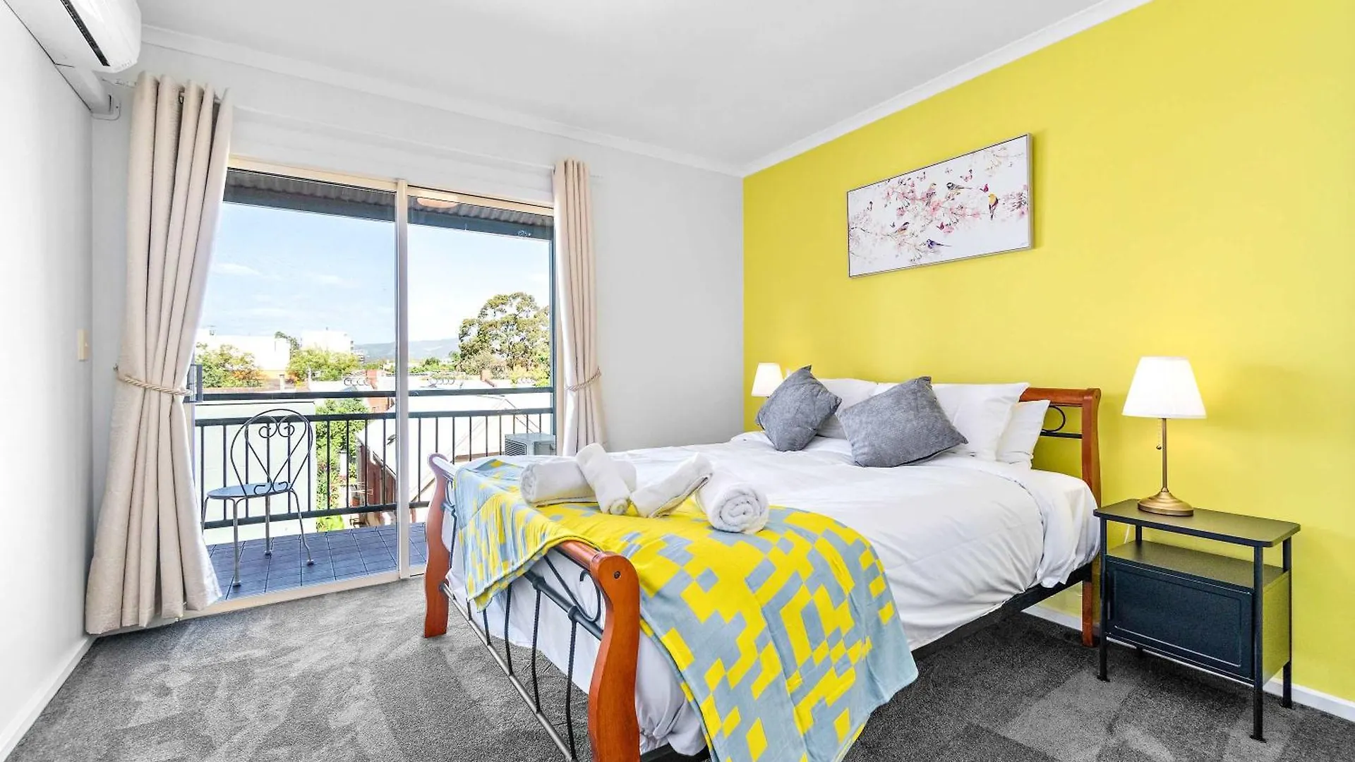Urban Luxe Retreat Spacious 3Br Haven In Adelaide Cbd Lägenhet