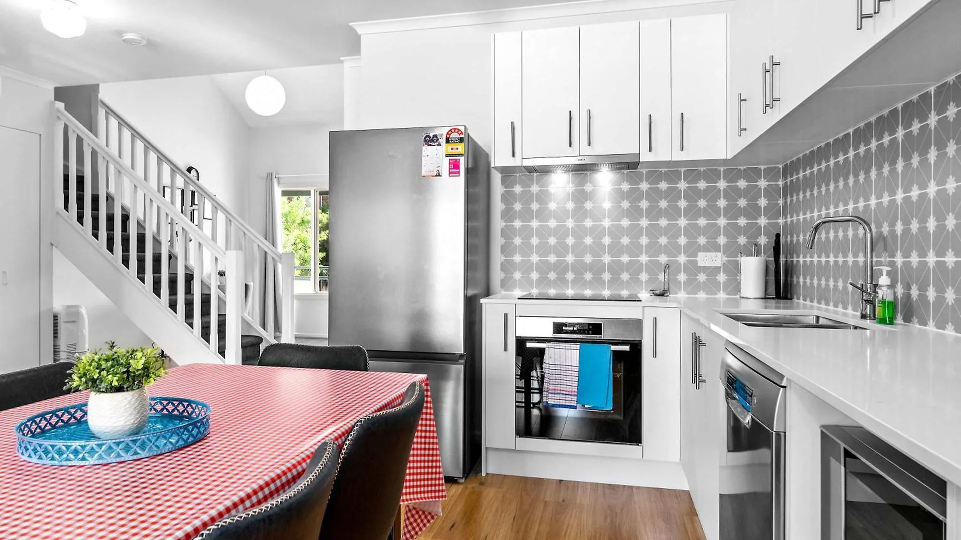 Lägenhet Urban Luxe Retreat Spacious 3Br Haven In Adelaide Cbd Australien