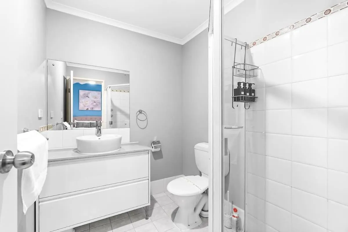 Urban Luxe Retreat Spacious 3Br Haven In Adelaide Cbd Lägenhet