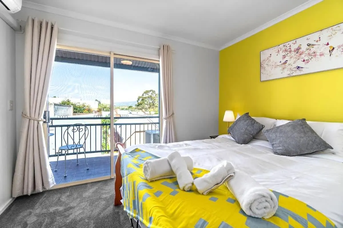 Urban Luxe Retreat Spacious 3Br Haven In Adelaide Cbd