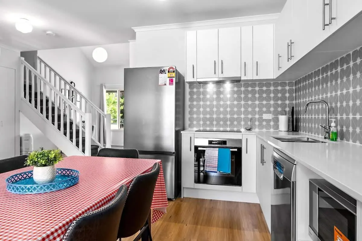 Urban Luxe Retreat Spacious 3Br Haven In Adelaide Cbd Lägenhet