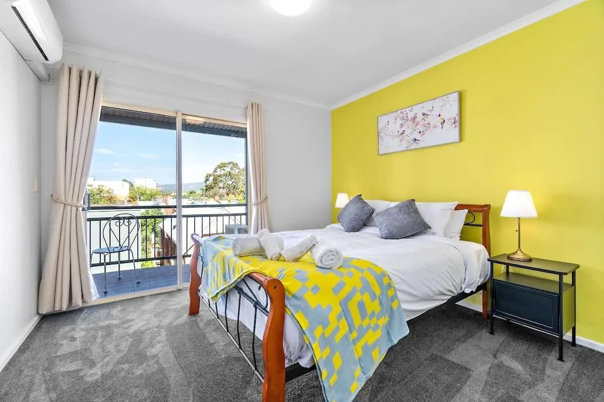 Lägenhet Urban Luxe Retreat Spacious 3Br Haven In Adelaide Cbd